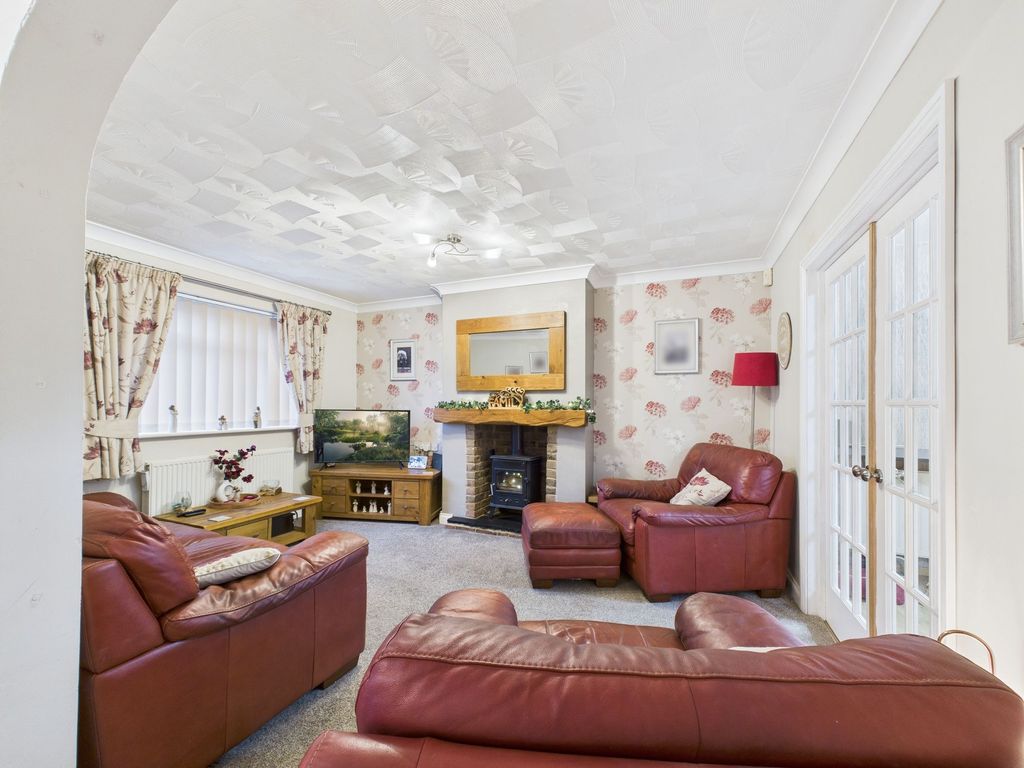 Property photo 2 of 25