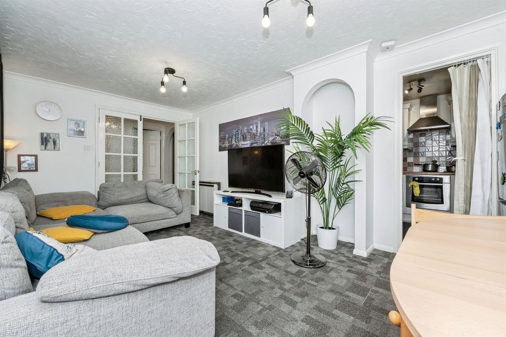 Property photo 2 of 16