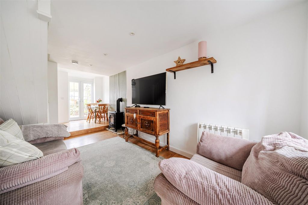 Property photo 2 of 19 Sitting Room