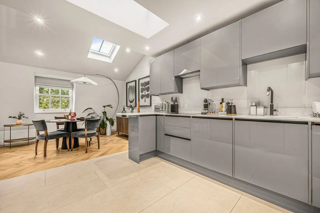 Property photo 1 of 20 Photo 15