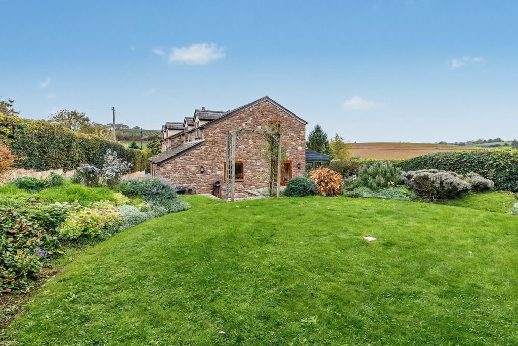 Property photo 3 of 27 Picture No. 48