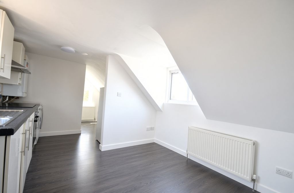 Property photo 3 of 6 Byhg8