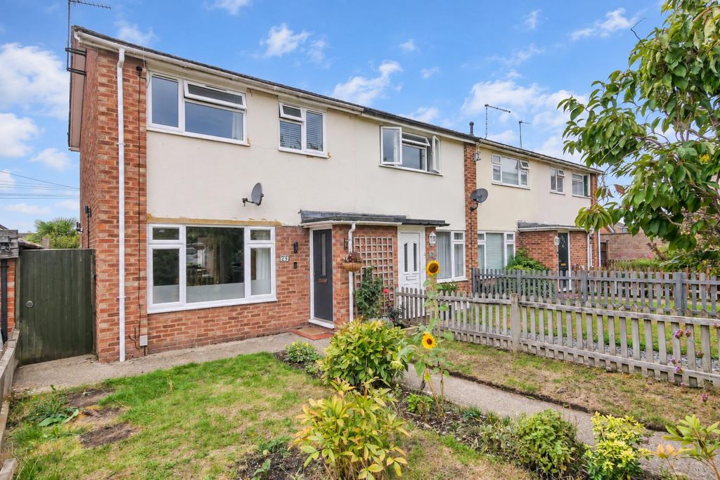 Property photo 1 of 15 Approach