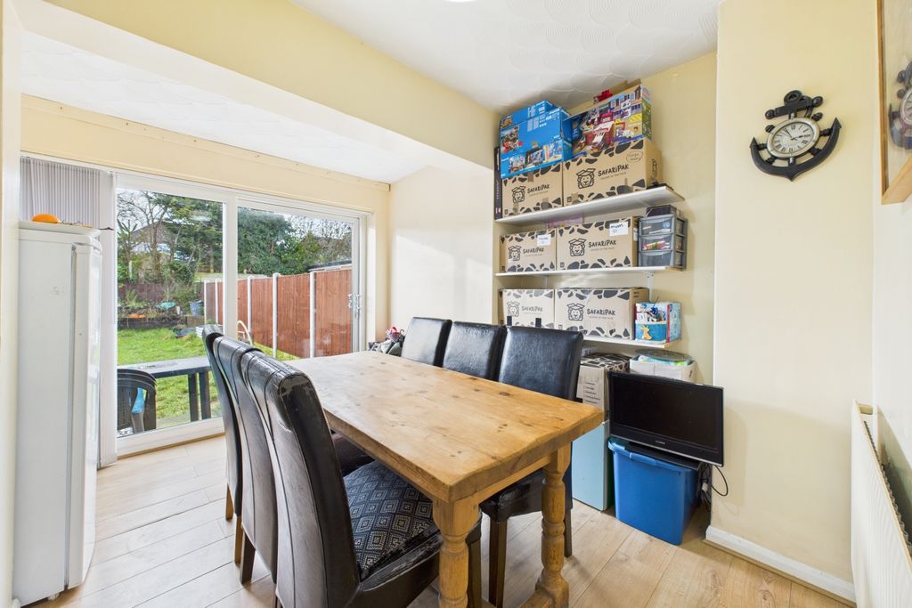 Property photo 2 of 18 Dining Room