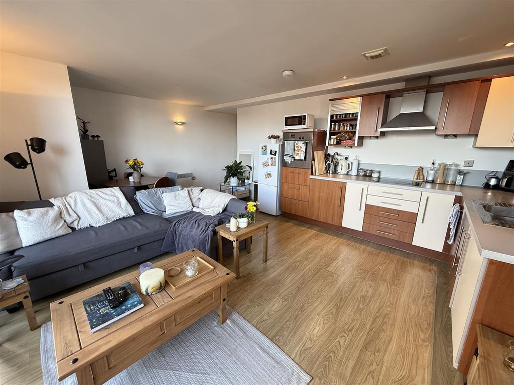 Property photo 2 of 12