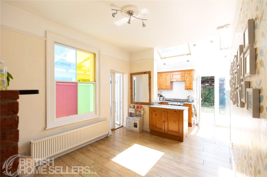 Property photo 2 of 28 Picture No. 20