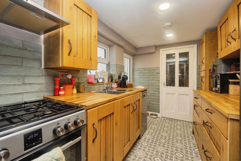 Property photo 3 of 21 Pbox-Img.Jpg