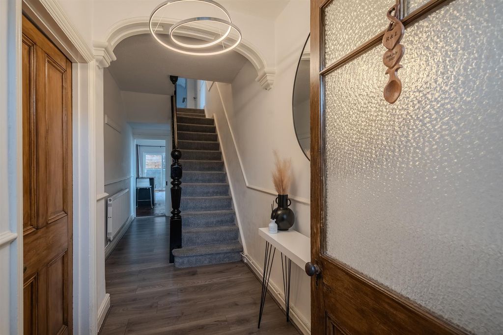 Property photo 2 of 32 39 Stafford Road-19.Jpg