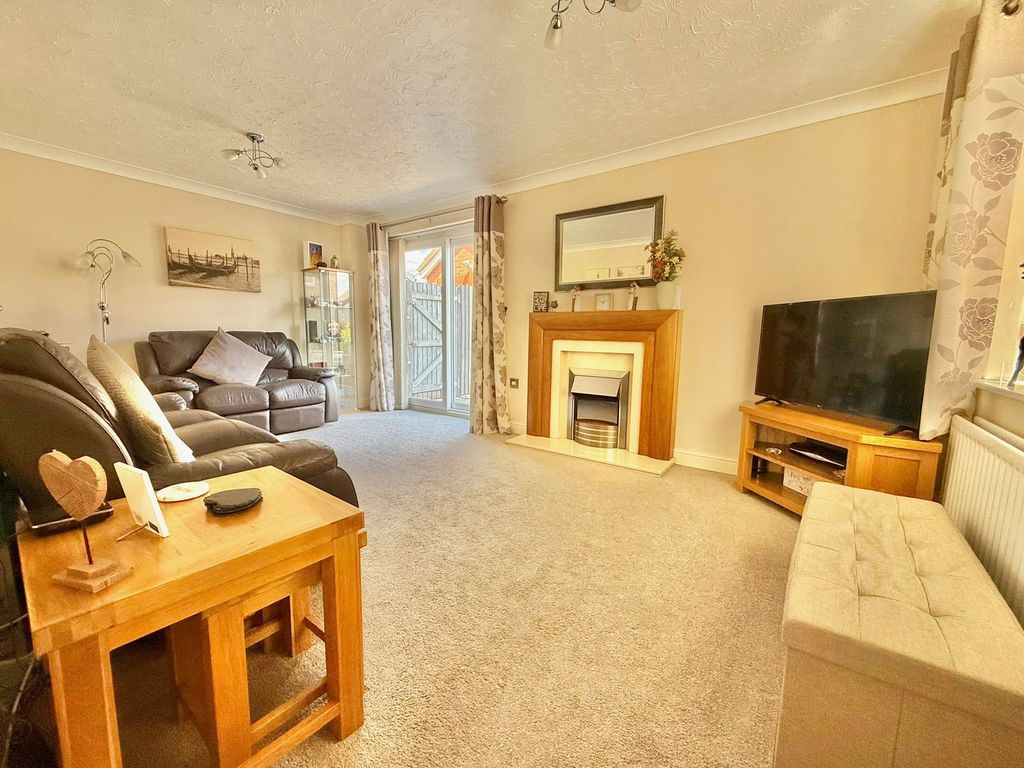Property photo 2 of 20