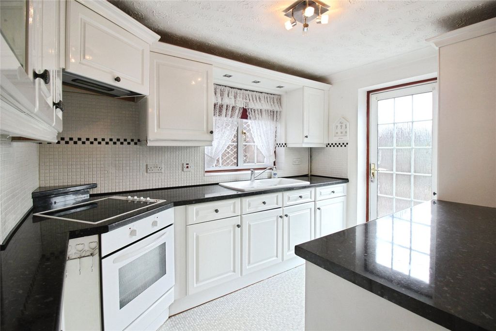 Property photo 3 of 13 Picture No. 02