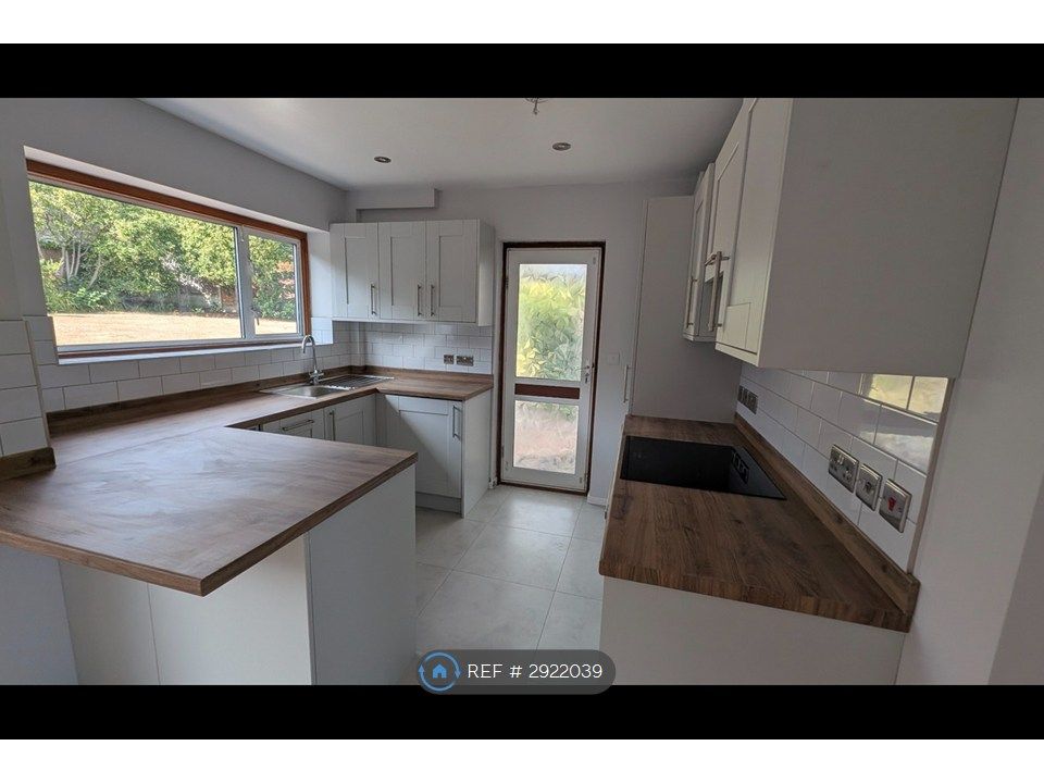 Property photo 2 of 13 Kitchen