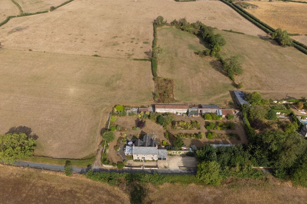 Property photo 2 of 54 5265029