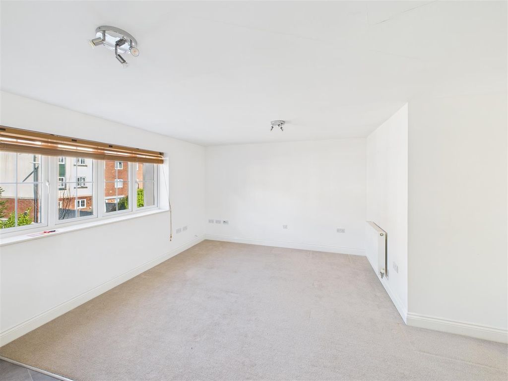 Property photo 2 of 6 17134449_236586248.Jpg