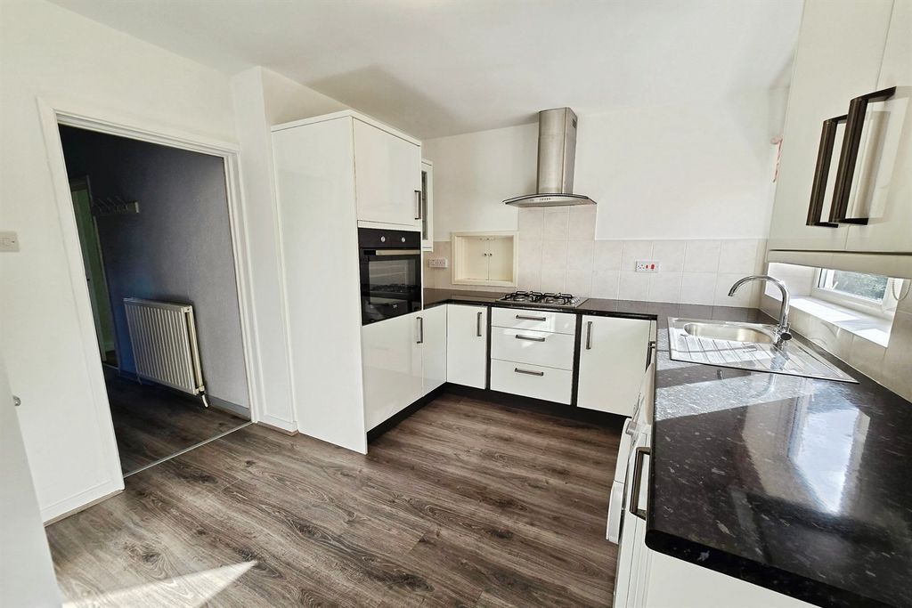 Property photo 3 of 13 Kitchen