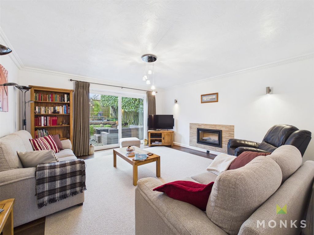 Property photo 2 of 21 Cam01420G0-Pr0838-Still010.Jpg