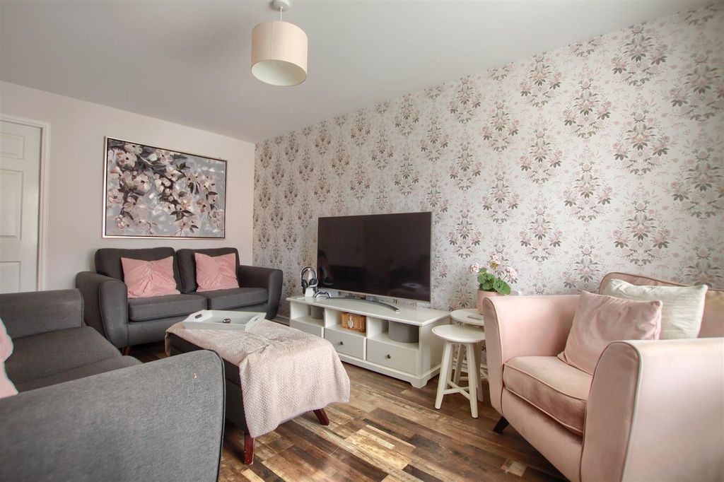 Property photo 2 of 10 cd4.Jpg