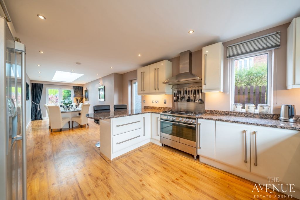 Property photo 3 of 56 4588298