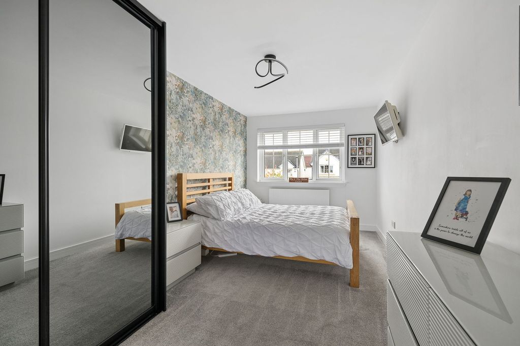 Property photo 2 of 50