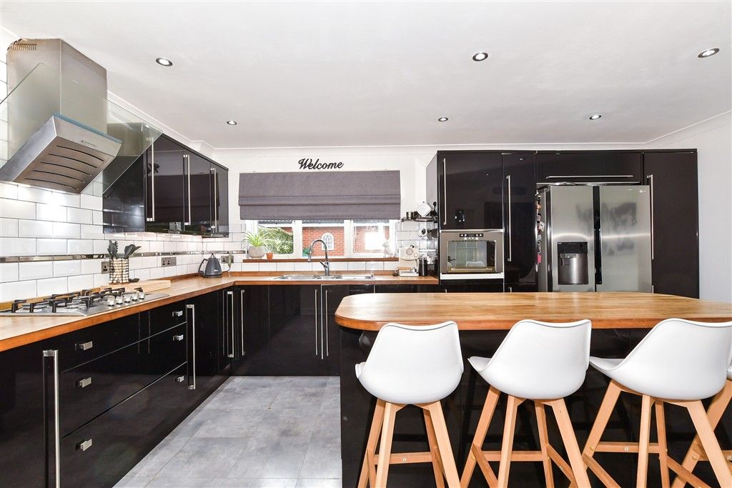 Property photo 3 of 15 Kitchen/Diner