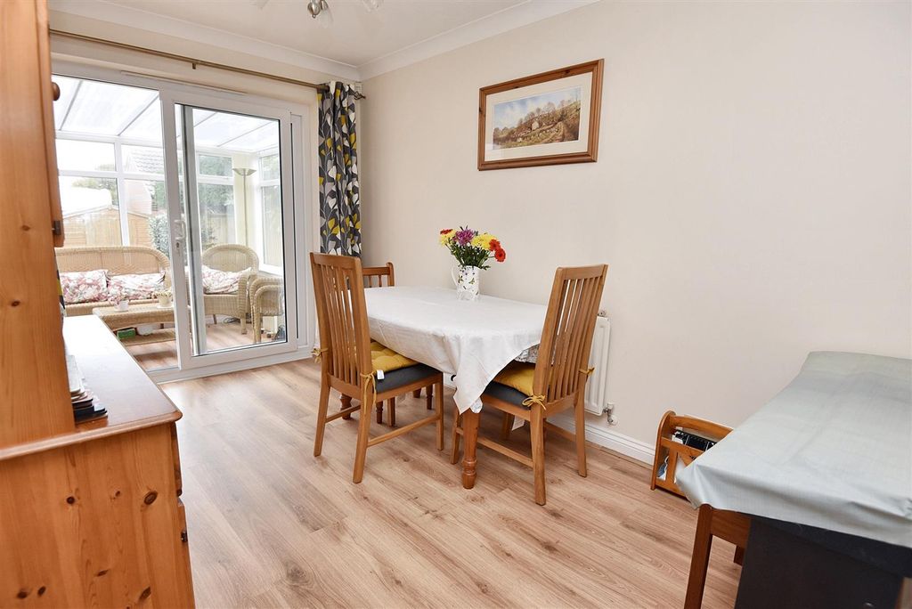 Property photo 3 of 11 Dining Room