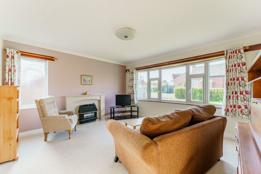 Property photo 2 of 38