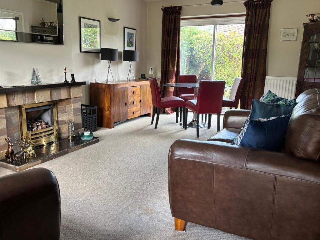 Property photo 3 of 19 Lounge/Dining Room