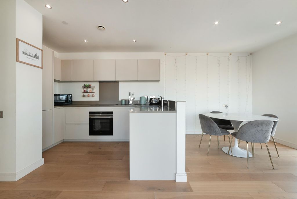 Property photo 2 of 14 Image