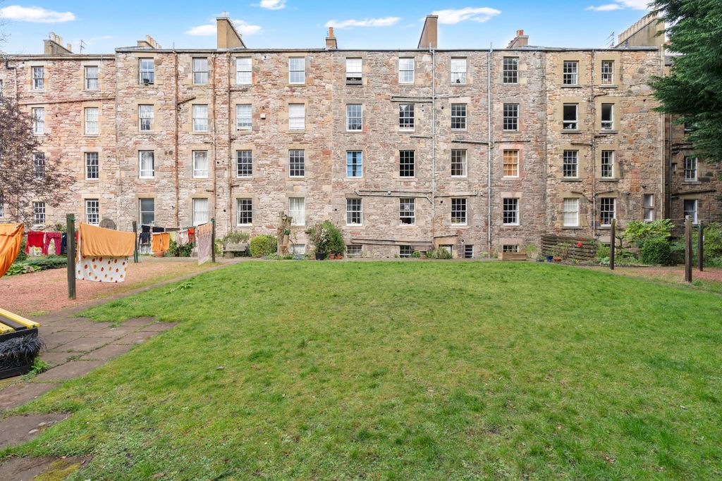 Property photo 1 of 25