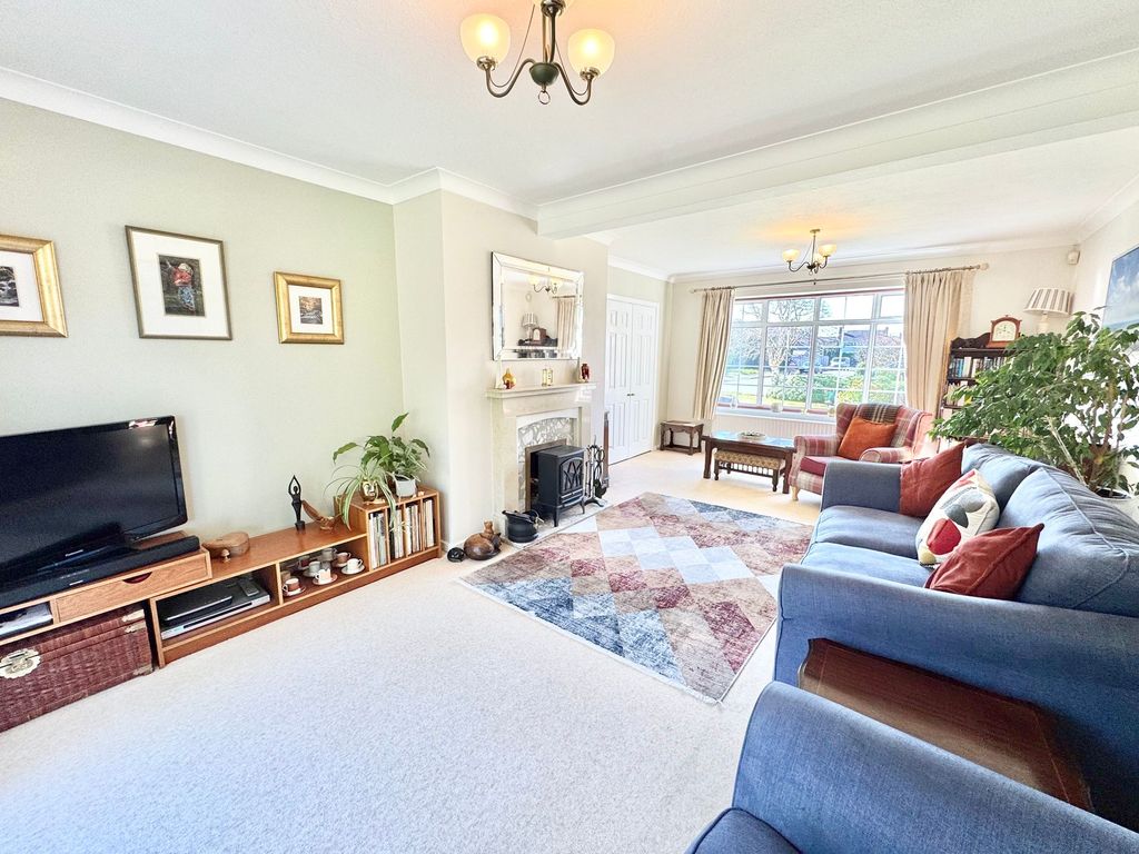 Property photo 2 of 27
