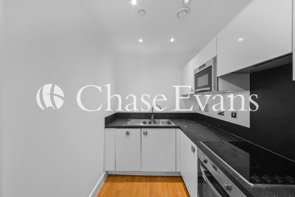 Property photo 2 of 11 Kitchen