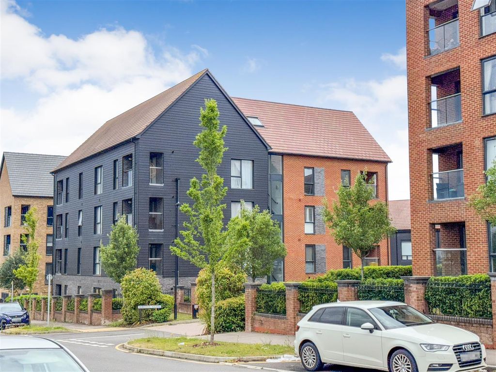 Property photo 1 of 19