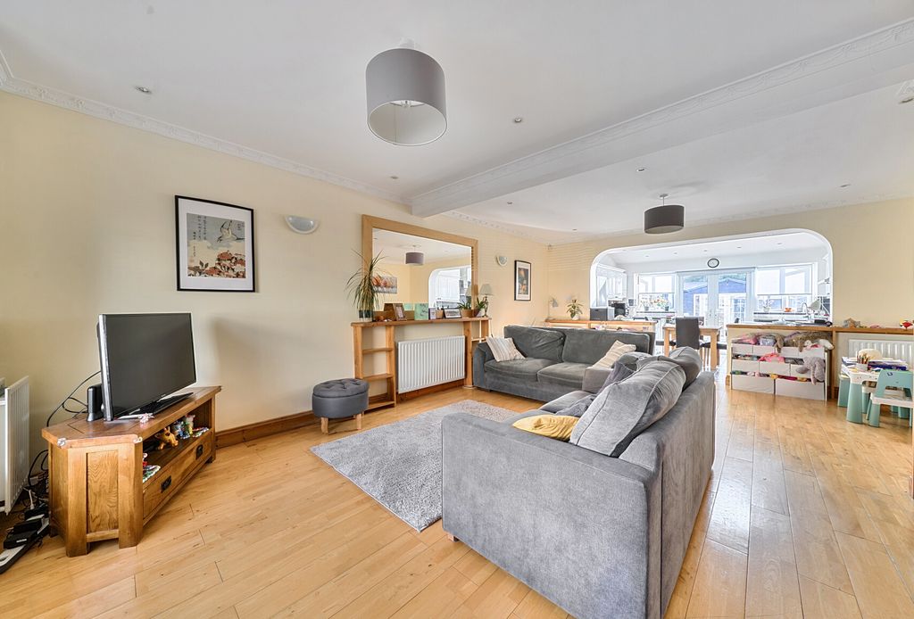 Property photo 2 of 22 1485492-1-6A44380...