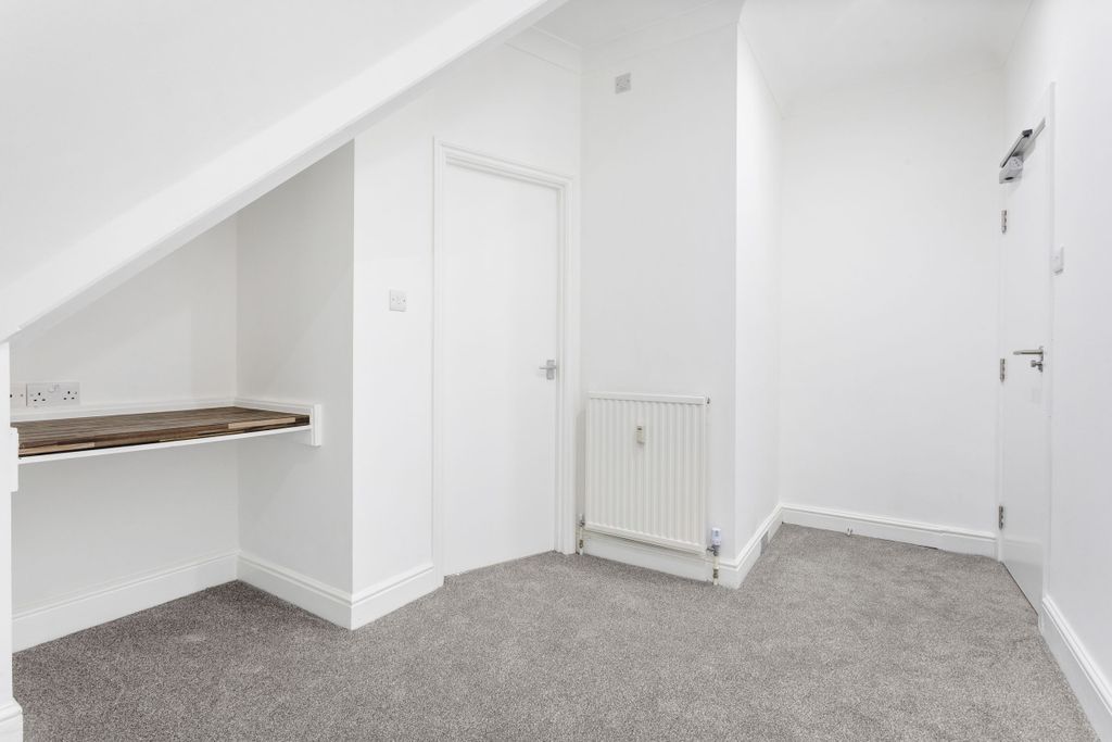 Property photo 2 of 11 Living_Room (Example)