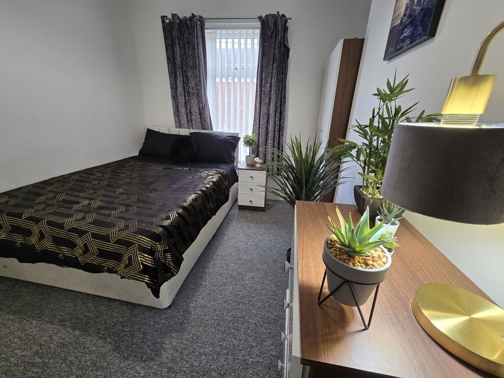 Property photo 1 of 2