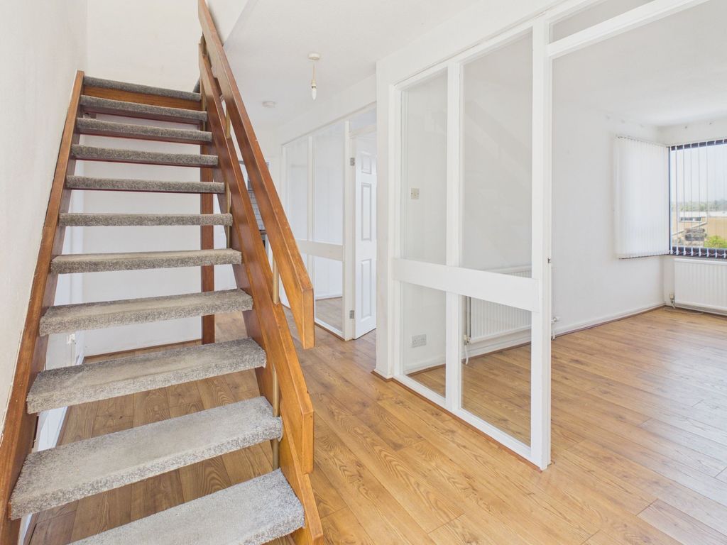 Property photo 2 of 27 Hallway