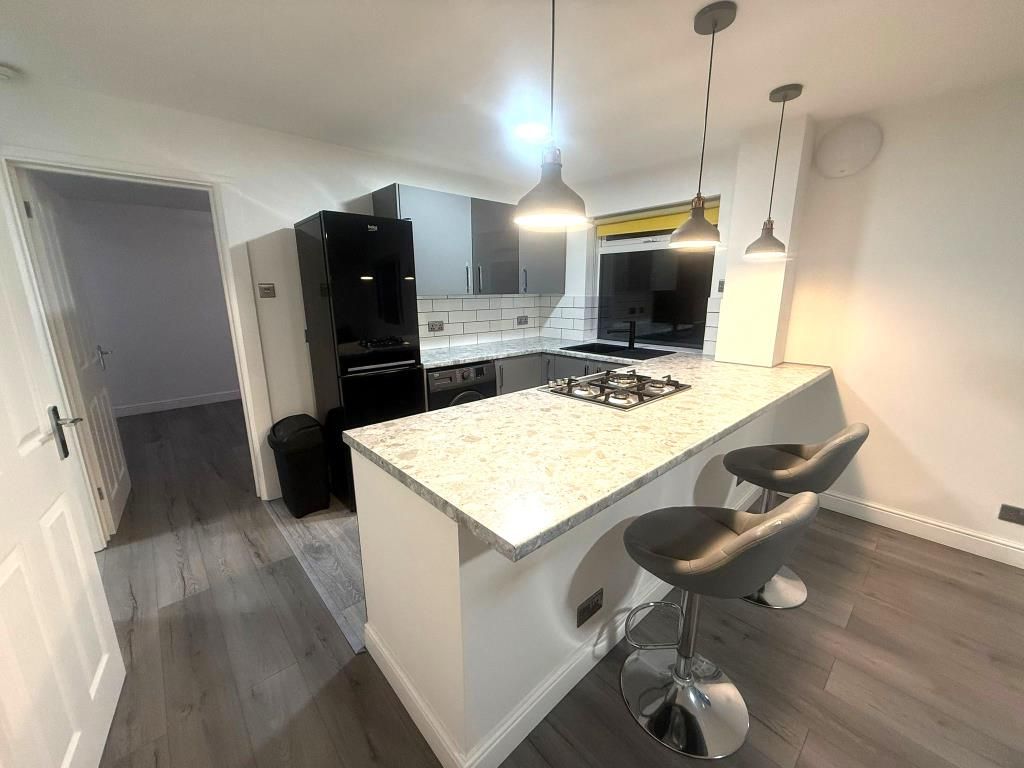 Property photo 3 of 13 Kitchen