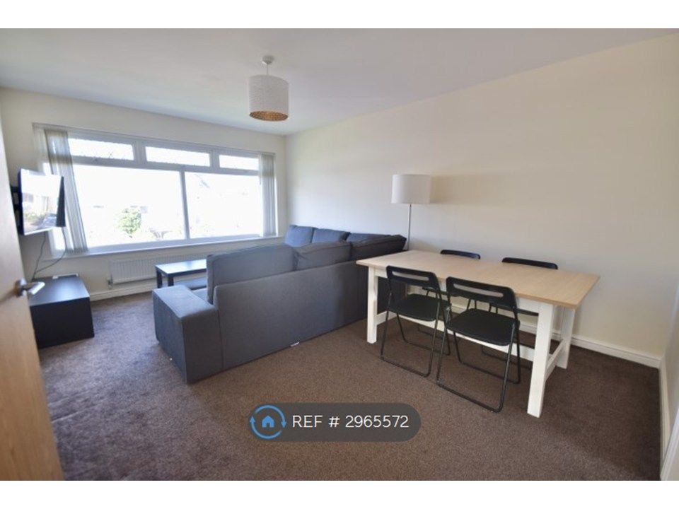 Property photo 3 of 9 Lounge