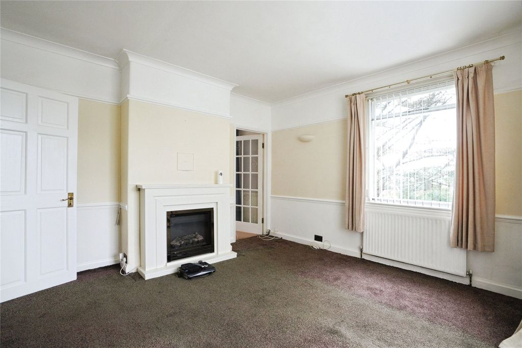 Property photo 2 of 32 Picture No. 35