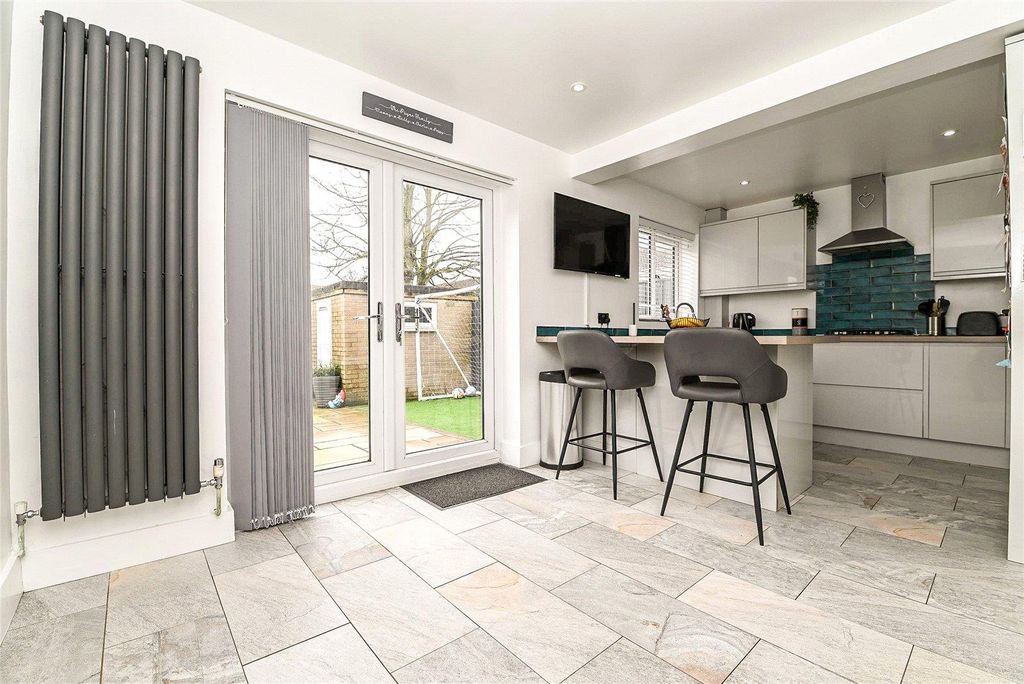 Property photo 2 of 16 Picture No. 04