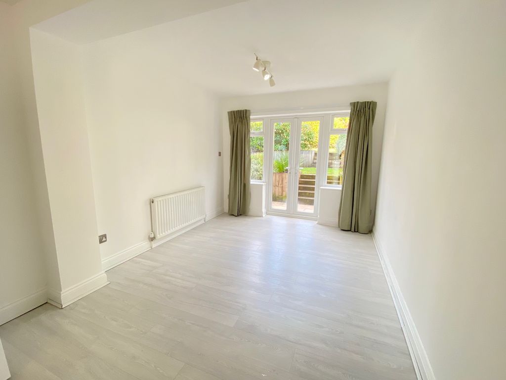 Property photo 1 of 11 Exterior