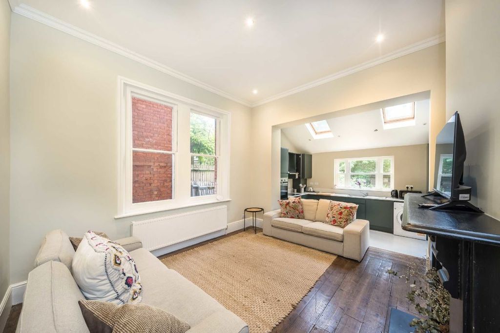 Property photo 2 of 7