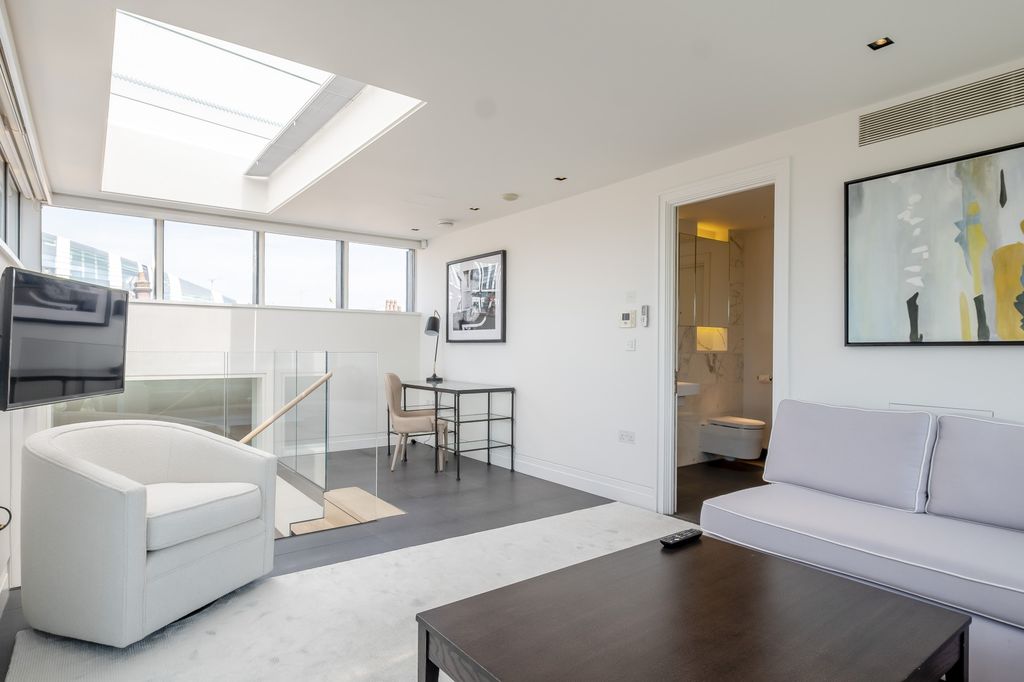 Property photo 3 of 28