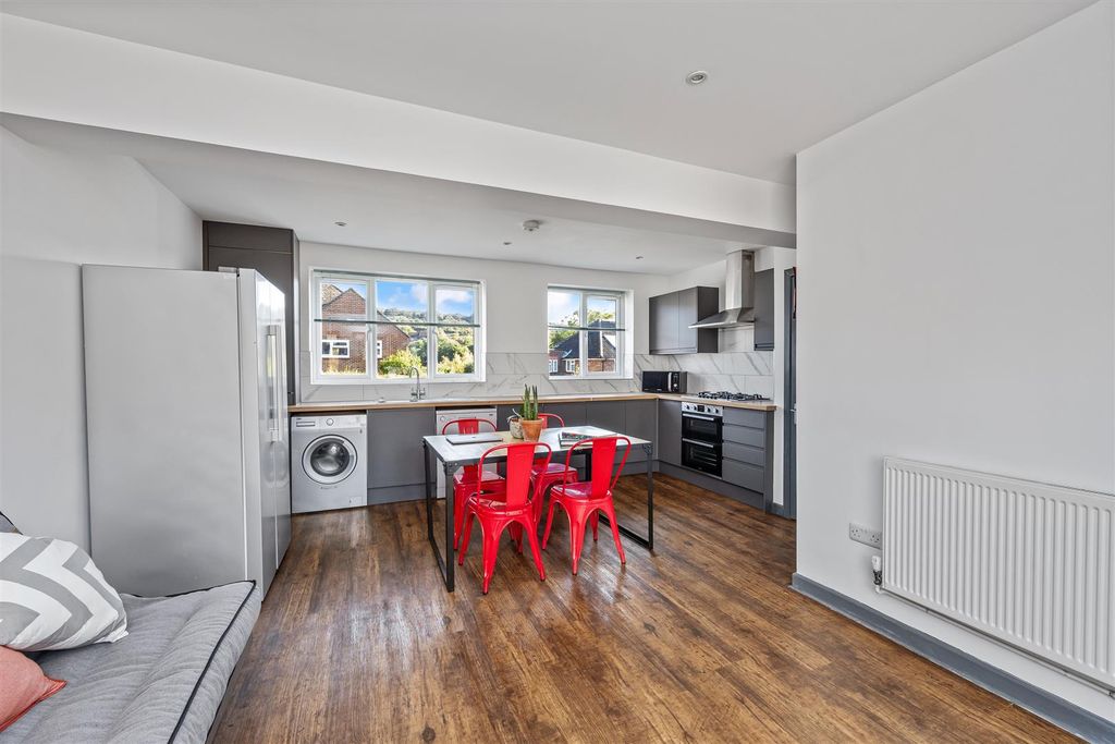 Property photo 2 of 29 Kitchen