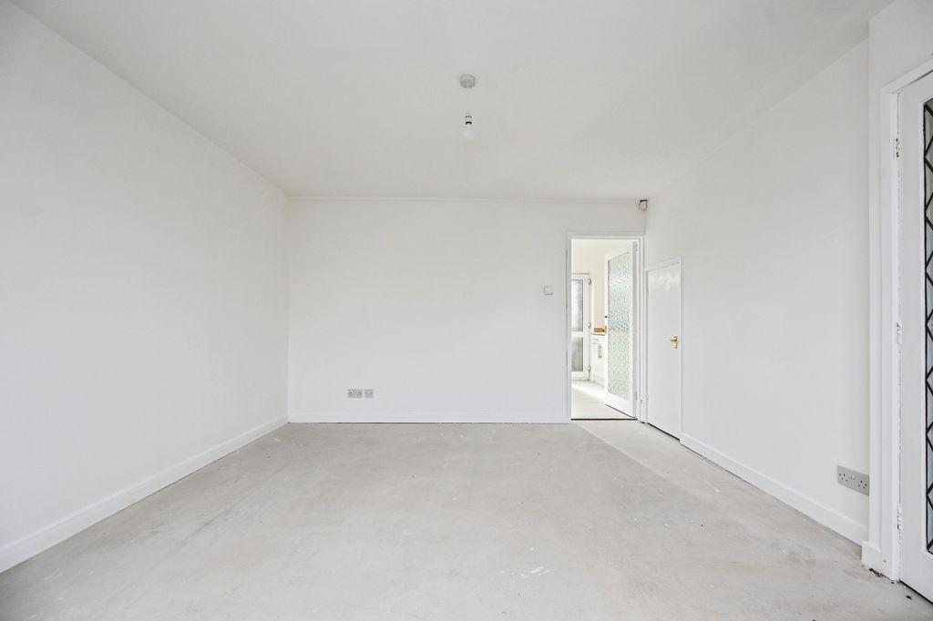 Property photo 3 of 12 Pbox-Img.Jpg