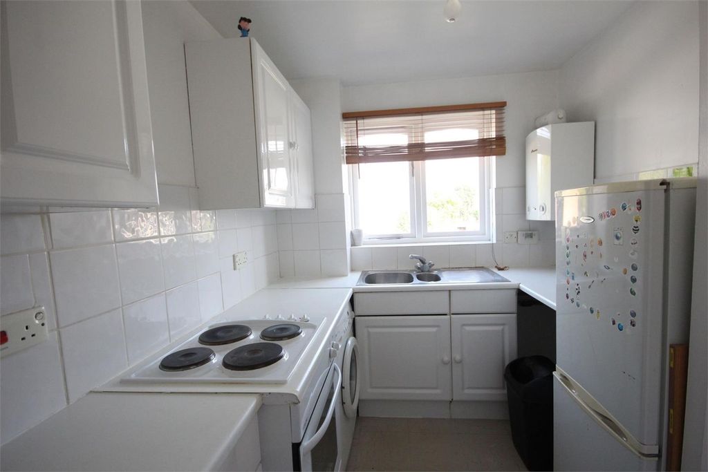 Property photo 3 of 6 3