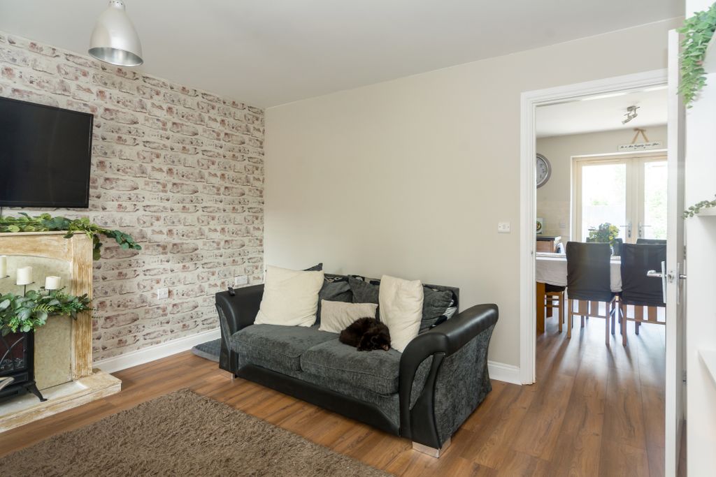 Property photo 3 of 36
