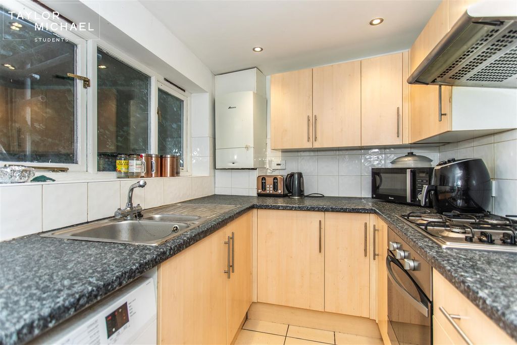 Property photo 1 of 13 Kitchen