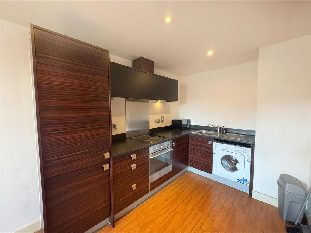 Property photo 2 of 6 Kitchen