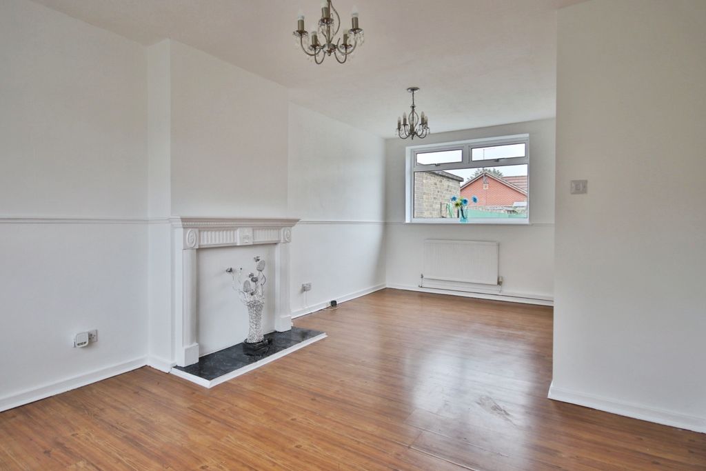Property photo 3 of 14 4441128