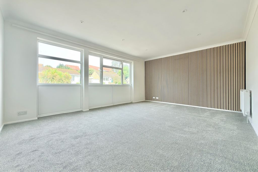 Property photo 3 of 14 Photograph